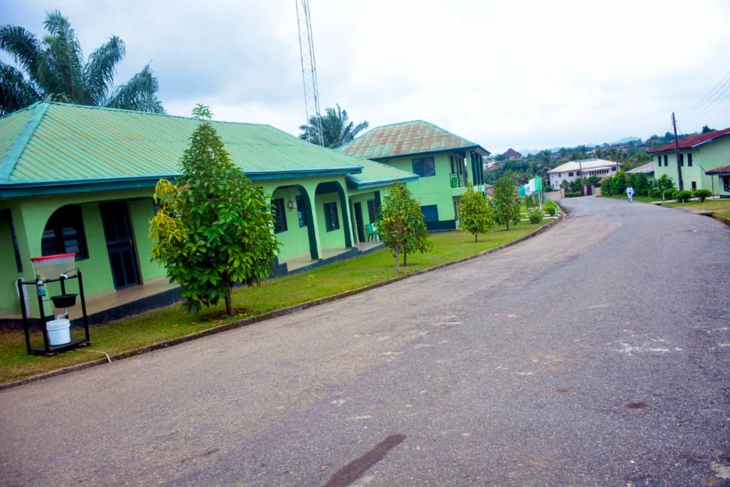 ENTRANCE VIEW FROM THE SCHOOL